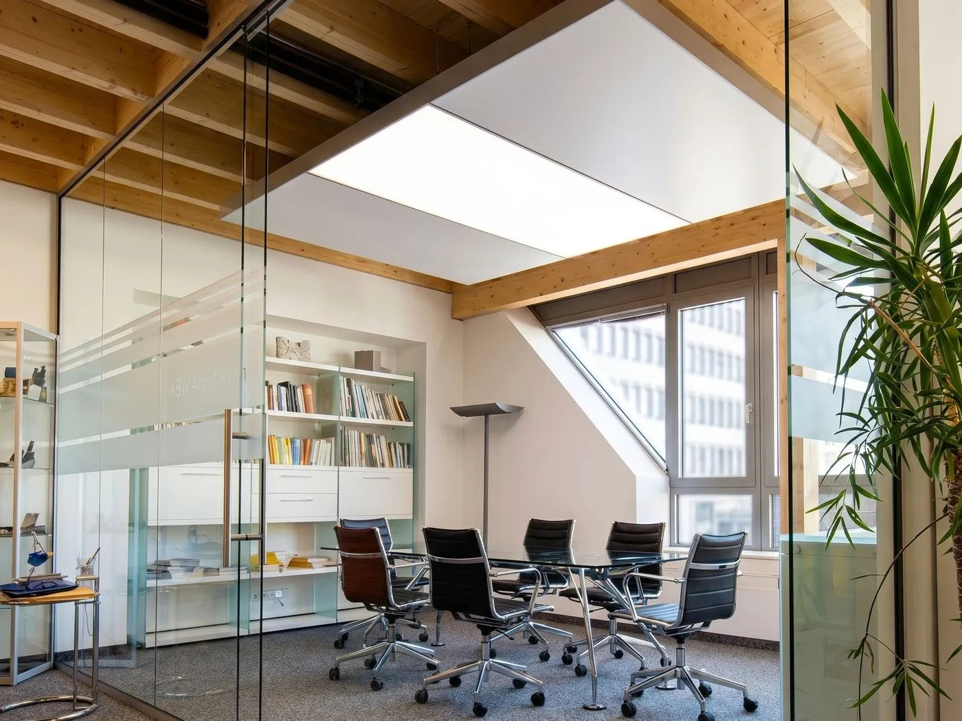 interpanel Deckensegel und Raumwirkung in ABW Architekten, Düsseldorf