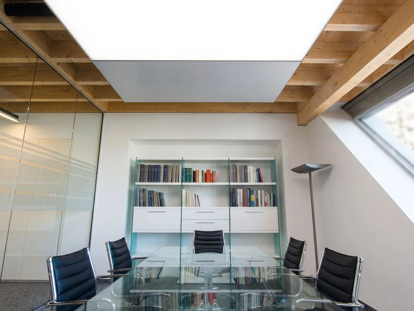 interpanel Deckensegel und Raumwirkung in ABW Architekten, Düsseldorf