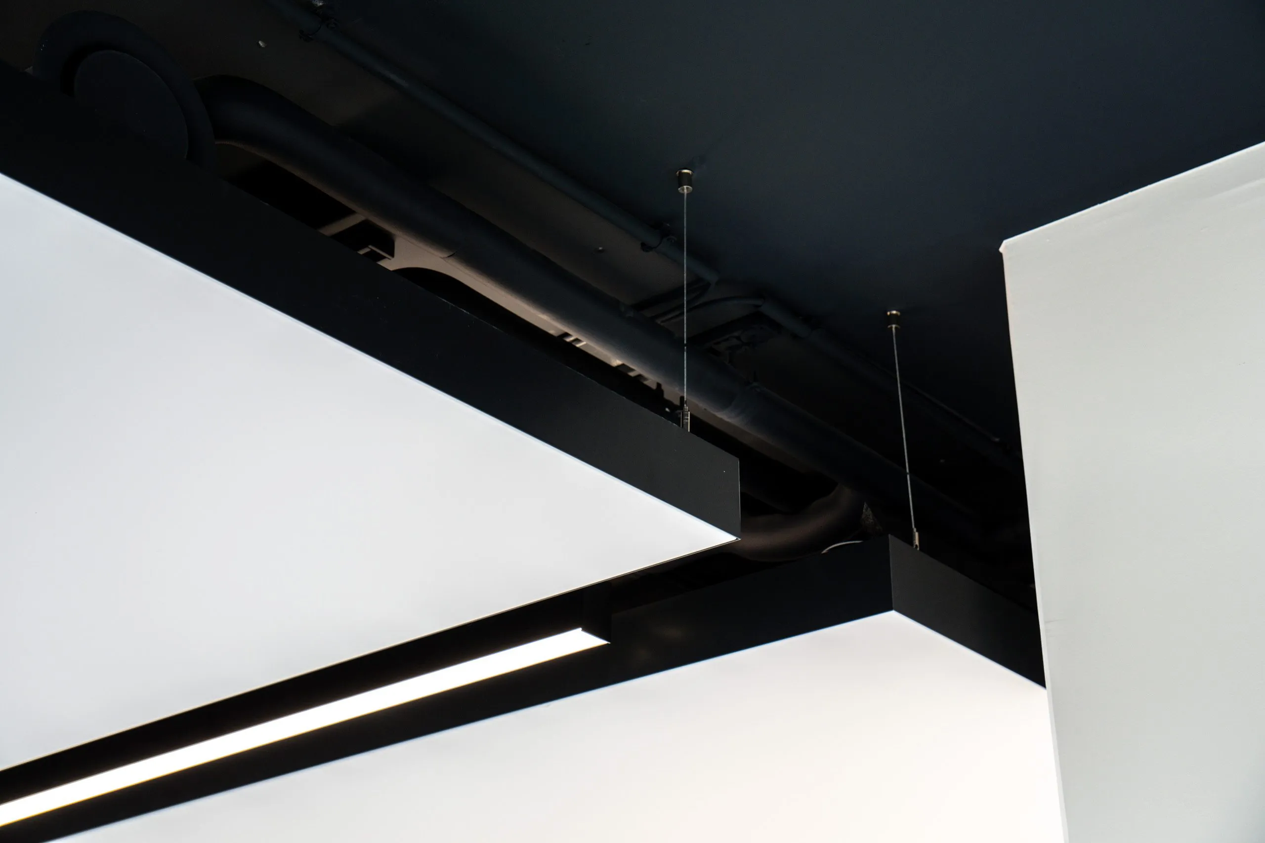 Projekt von Haustechnik Meyer mit interpanel Deckensystem