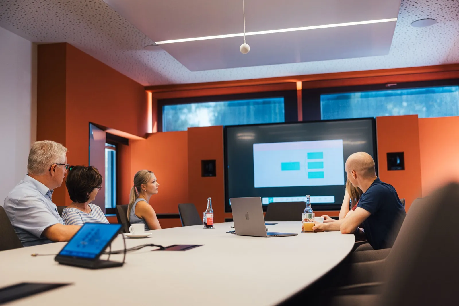 interpanel Deckensegel in einem Architektur-Projekt