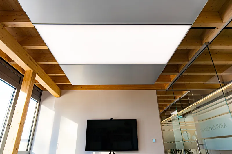 ABW Architekten Düsseldorf: Projektaufnahme mit interpanel Deckensegeln