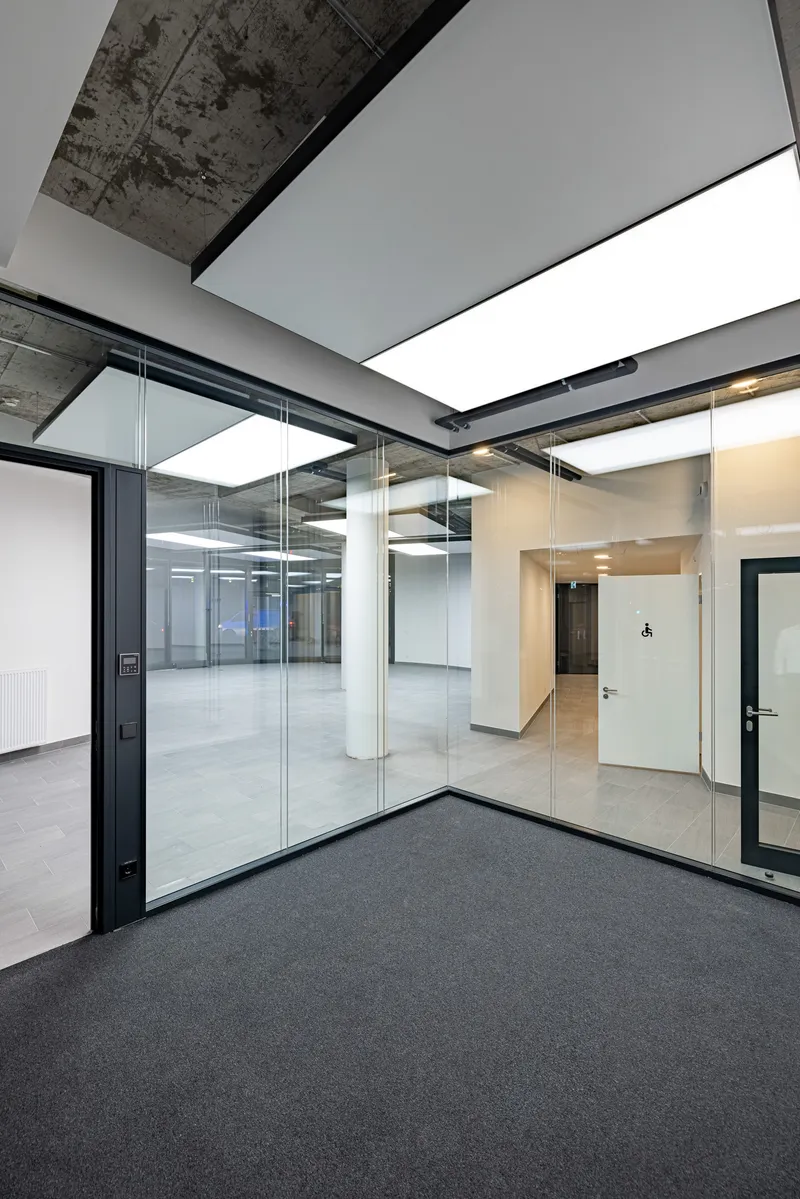 Cresco Real Estate Berlin: Projektaufnahme mit interpanel Deckensegeln