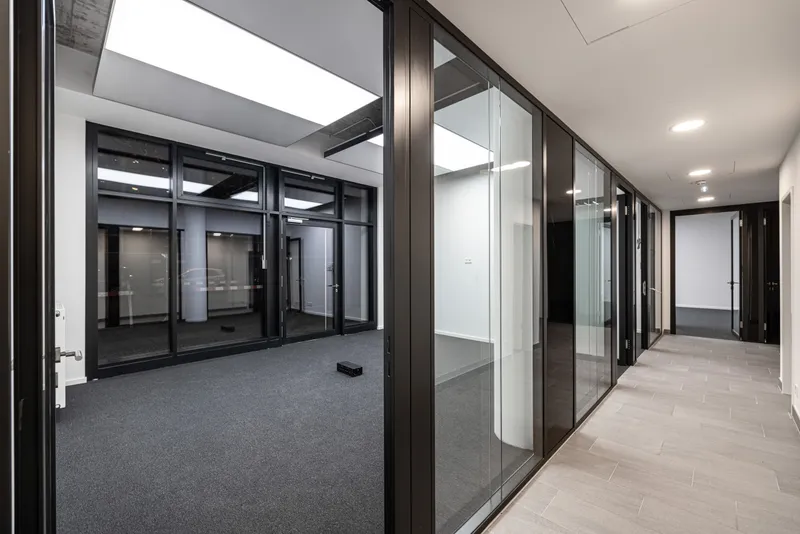 Cresco Real Estate Berlin: Projektaufnahme mit interpanel Deckensegeln