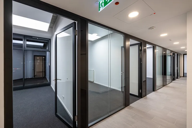 Cresco Real Estate Berlin: Projektaufnahme mit interpanel Deckensegeln