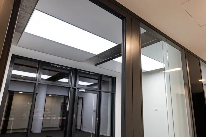 Cresco Real Estate Berlin: Projektaufnahme mit interpanel Deckensegeln