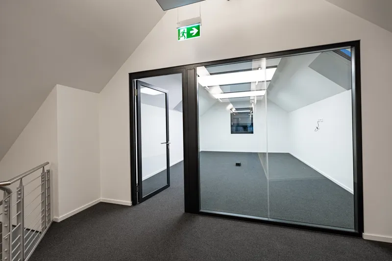 Cresco Real Estate Berlin: Projektaufnahme mit interpanel Deckensegeln