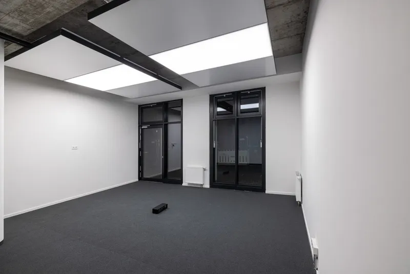 Cresco Real Estate Berlin: Projektaufnahme mit interpanel Deckensegeln