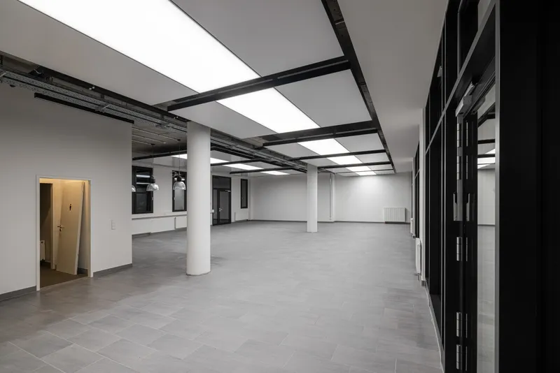 Cresco Real Estate Berlin: Projektaufnahme mit interpanel Deckensegeln