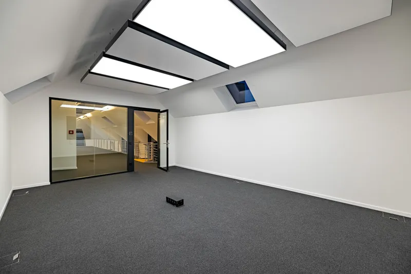 Cresco Real Estate Berlin: Projektaufnahme mit interpanel Deckensegeln