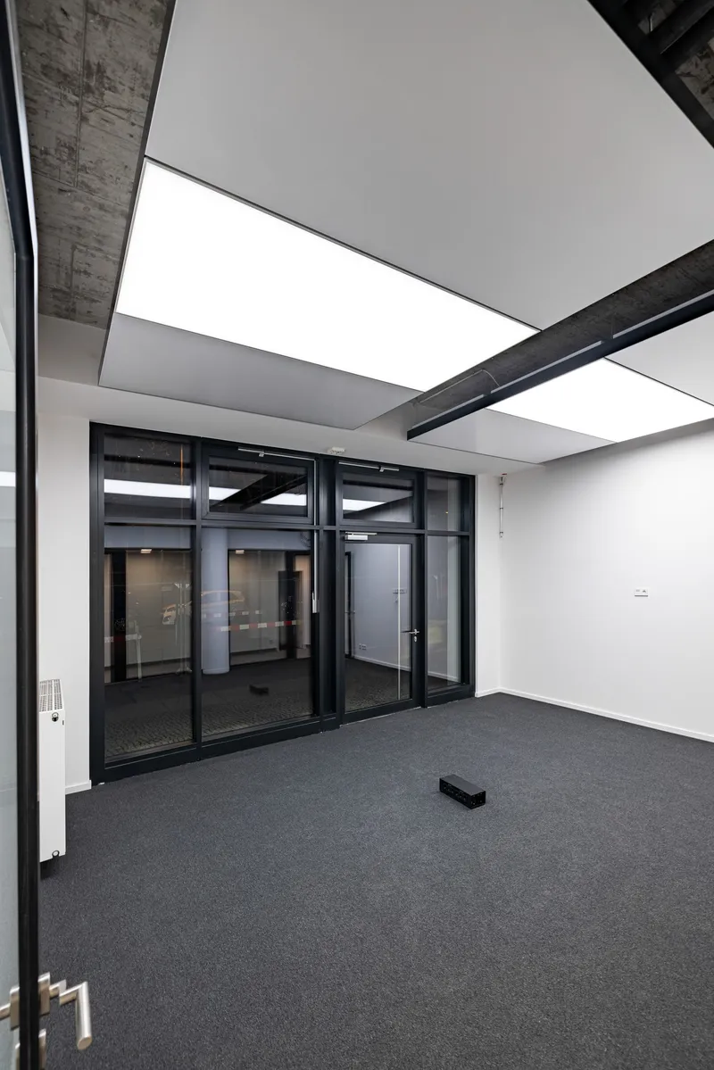 Cresco Real Estate Berlin: Projektaufnahme mit interpanel Deckensegeln