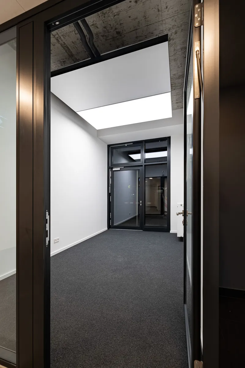 Cresco Real Estate Berlin: Projektaufnahme mit interpanel Deckensegeln