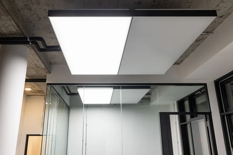 Cresco Real Estate Berlin: Projektaufnahme mit interpanel Deckensegeln