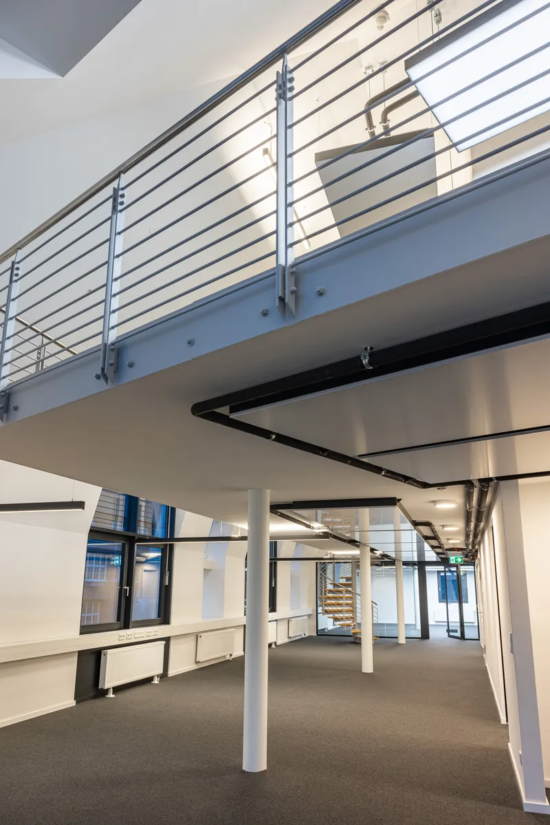 Cresco Real Estate Berlin: Projektaufnahme mit interpanel Deckensegeln