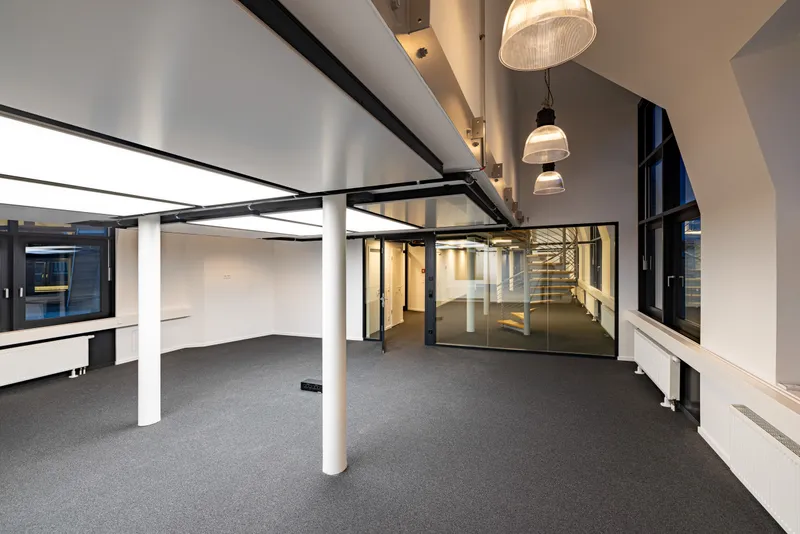 Cresco Real Estate Berlin: Projektaufnahme mit interpanel Deckensegeln
