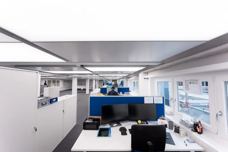 Bruker AG: Projektaufnahme mit interpanel Deckensegeln