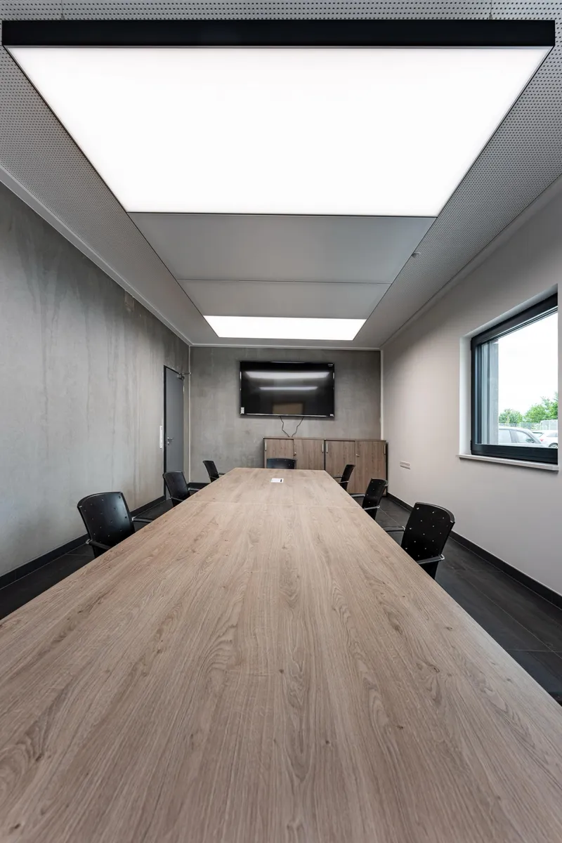 Cseri GmbH: Projektaufnahme mit interpanel Deckensegeln