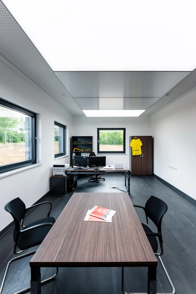 Cseri GmbH: Projektaufnahme mit interpanel Deckensegeln