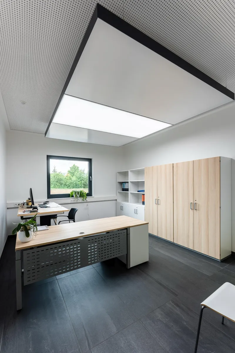 Cseri GmbH: Projektaufnahme mit interpanel Deckensegeln