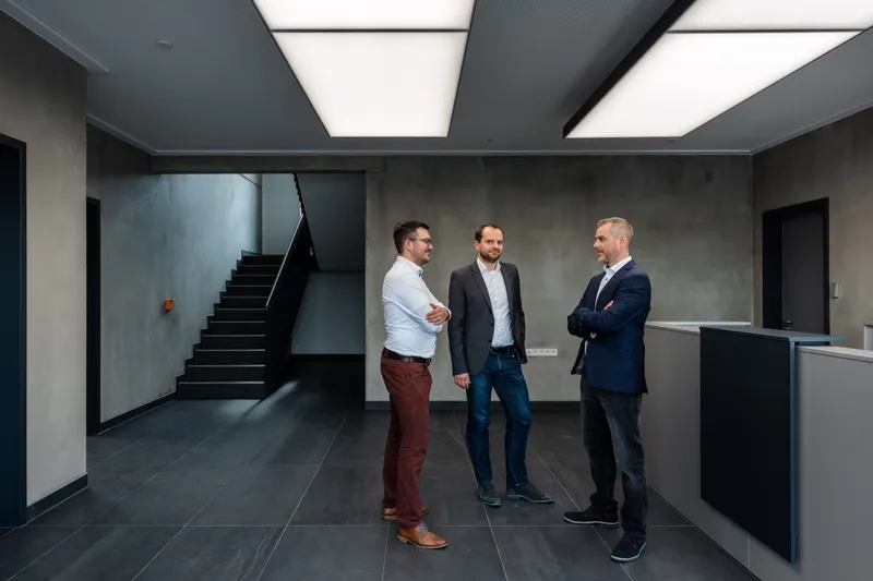 Cseri GmbH: Projektaufnahme mit interpanel Deckensegeln