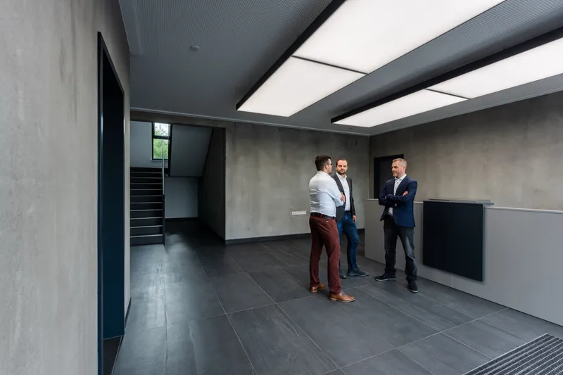 Cseri GmbH: Projektaufnahme mit interpanel Deckensegeln
