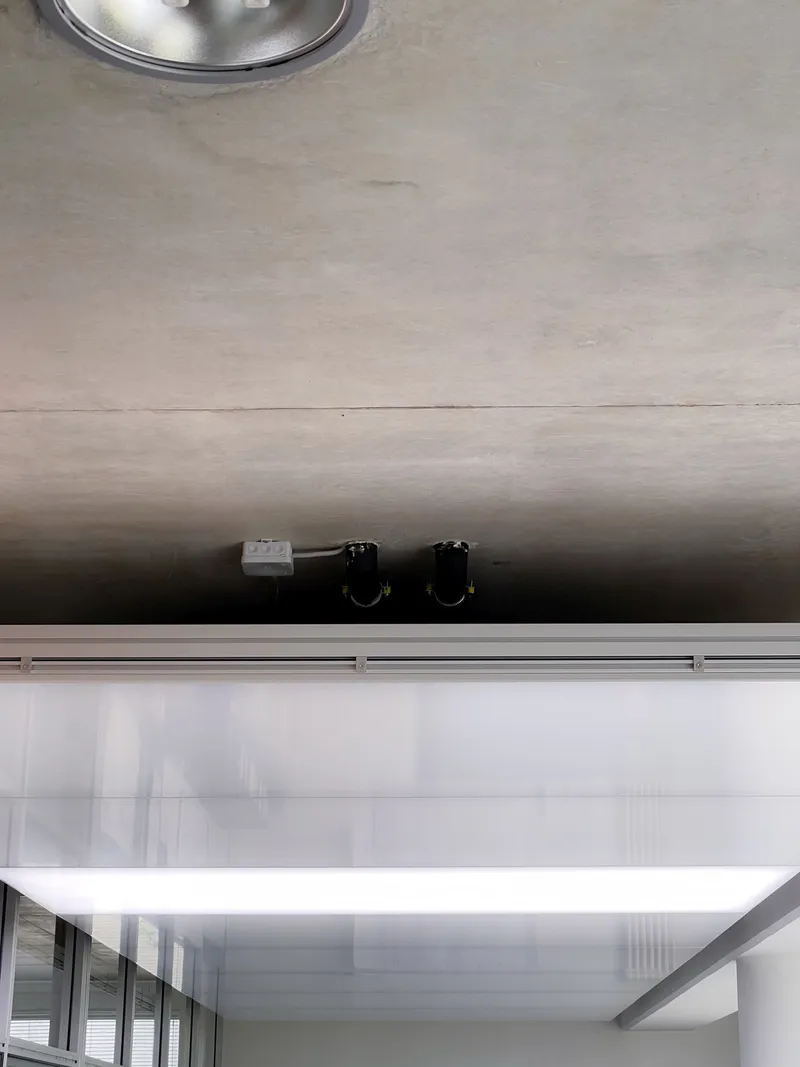 Junk & Reich Architekten: Projektaufnahme mit interpanel Deckensegeln