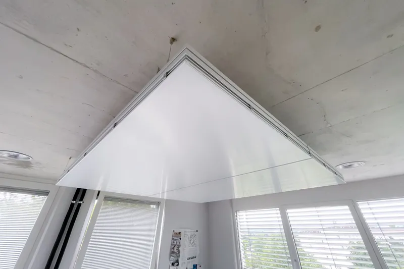 Junk & Reich Architekten: Projektaufnahme mit interpanel Deckensegeln