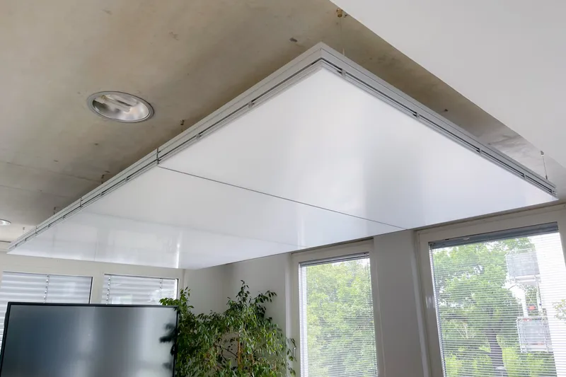 Junk & Reich Architekten: Projektaufnahme mit interpanel Deckensegeln