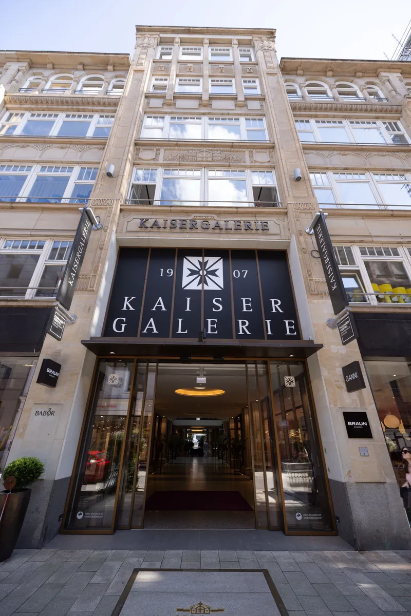Kaisergalerie Hamburg: Projektaufnahme mit interpanel Deckensegeln