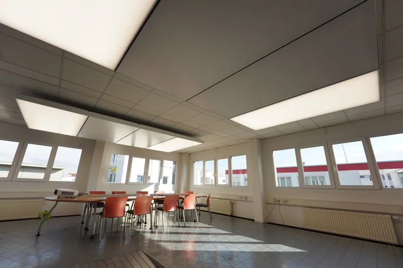 Glöckler & Lauer: Projektaufnahme mit interpanel Deckensegeln