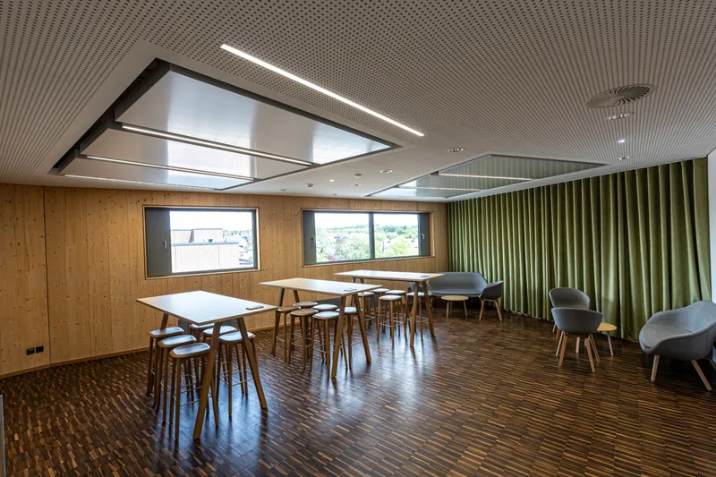 Musikschule Mamer: Projektaufnahme mit interpanel Deckensegeln