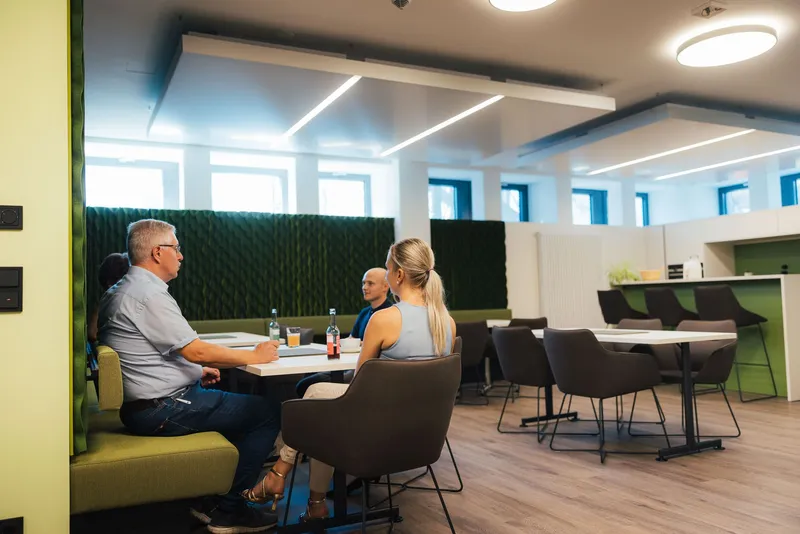 VR Bank Coburg: Projektaufnahme mit interpanel Deckensegeln