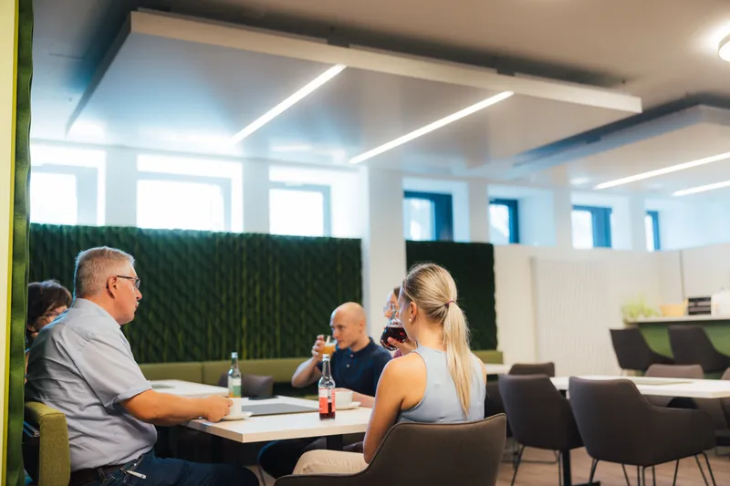 VR Bank Coburg: Projektaufnahme mit interpanel Deckensegeln